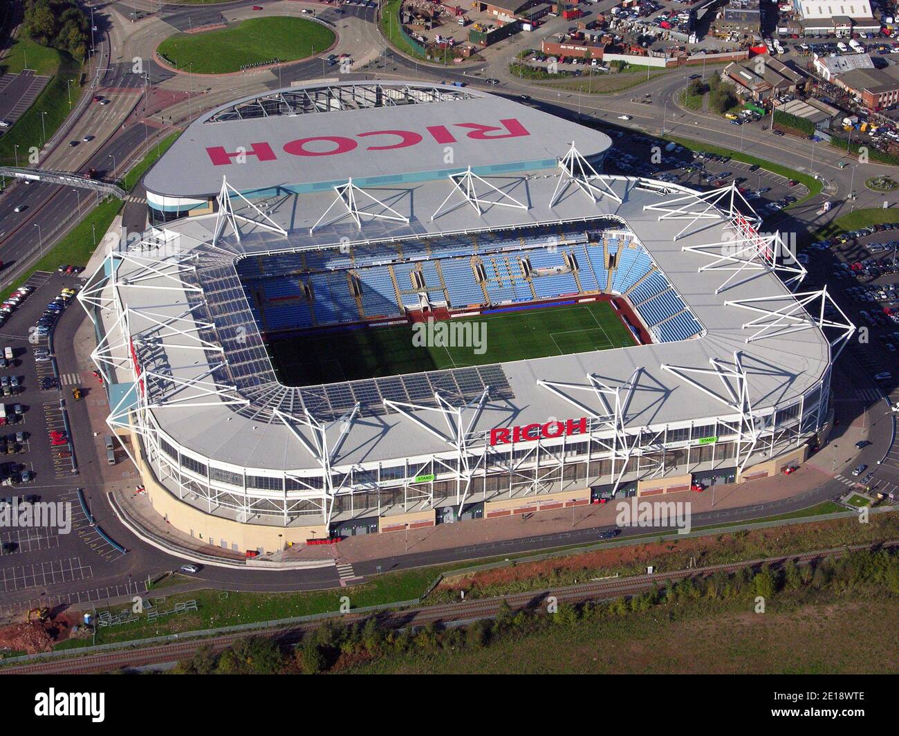 Luftaufnahme der Coventry Building Society Arena in Coventry, einschließlich eines Sportkomplexes und Rugby-Platz, der von Wesps RUFC genutzt wird, und eines Hotels usw. Stockfoto