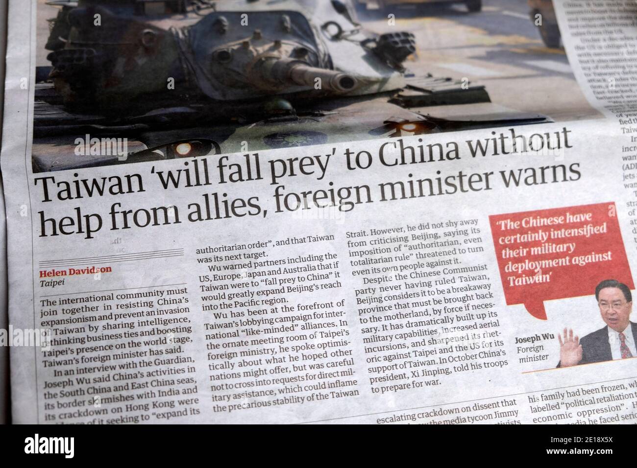 "Taiwan wird ohne Hilfe von Verbündeten China "zum Opfer fallen", warnt Außenminister" Headline Artikel der Zeitung Guardian 8. Dezember 2020 London UK Stockfoto