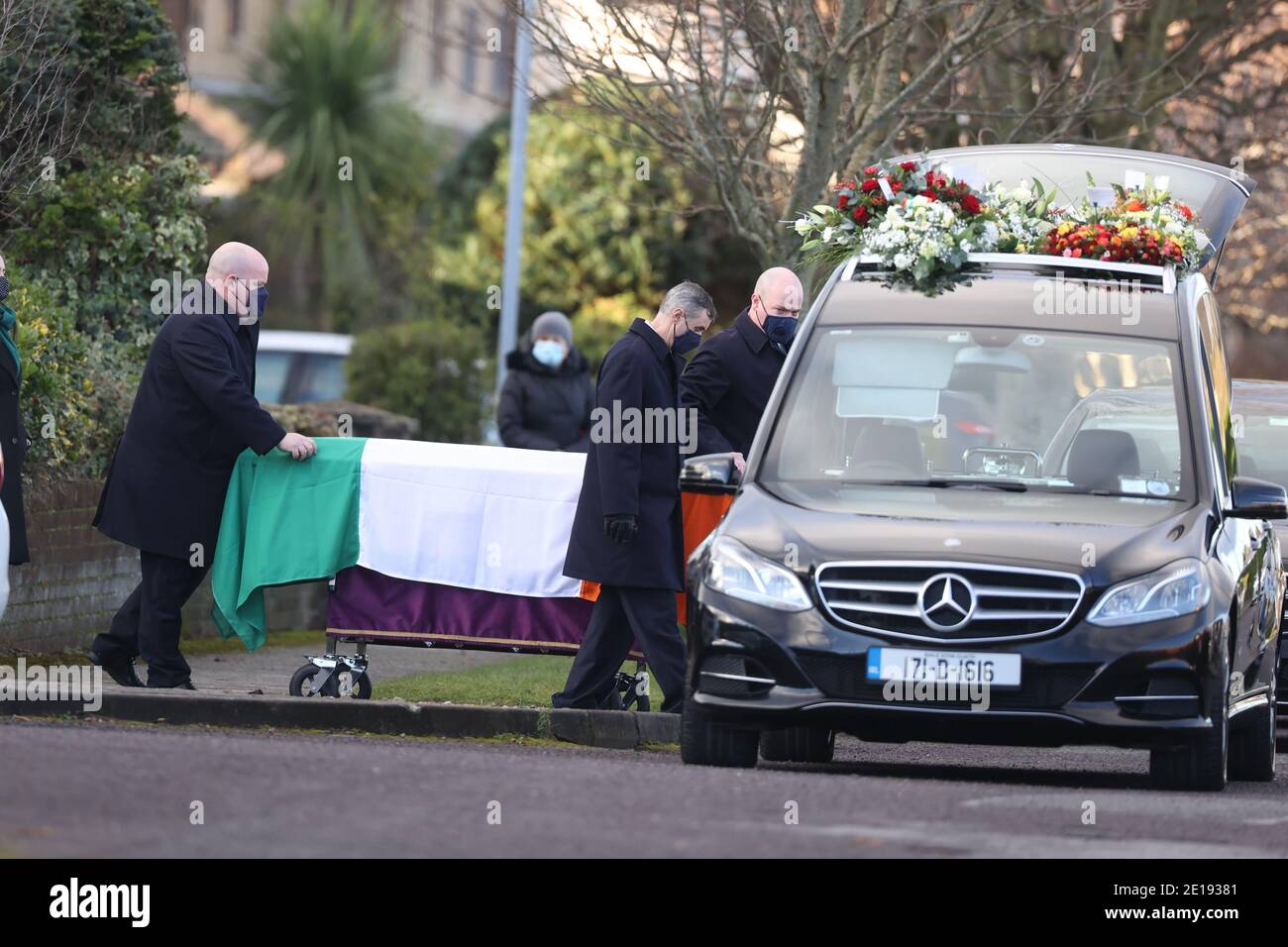 Das Begräbniskortege des ehemaligen Real IRA-Führers Michael McKevittt in Blackrock, Co Louth. Stockfoto