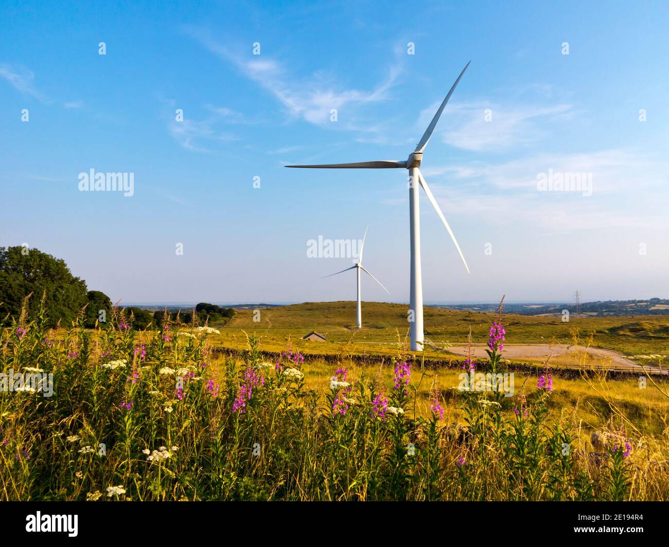 Senvion MM82/2050 Windturbinen auf der Carsington Weide bei Brassington in The Derbyshire Dales England Großbritannien Stockfoto