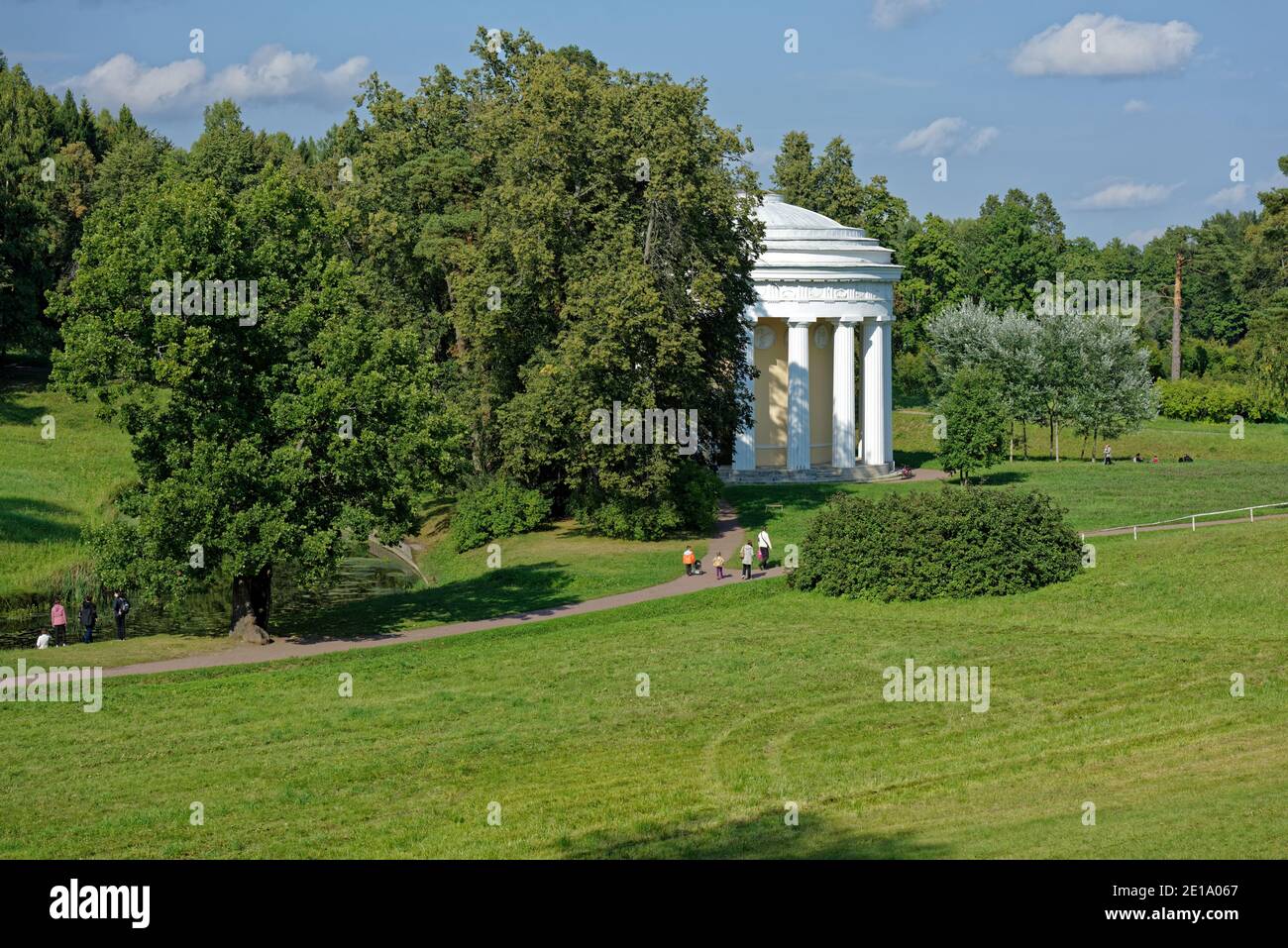 Pavillon Tempel der Freundschaft, erstellt von dem Architekten Charles Cameron im Jahr 1782, im Park von Pavlovsk in der Nähe von St. Petersburg, Russland Stockfoto