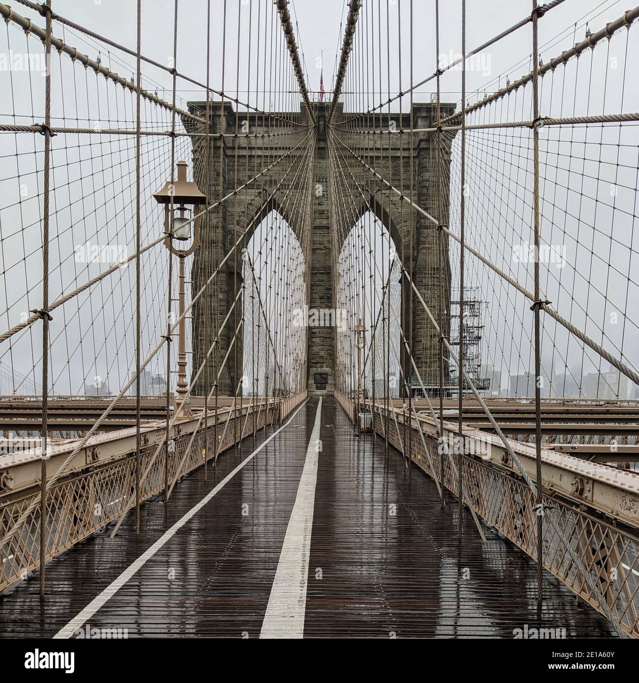 Die Brücke in COVID Stockfoto