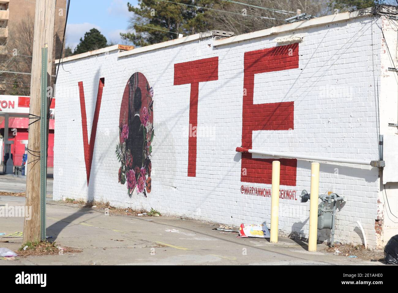 Atlanta, GA, USA. Januar 2021. Blick auf eine gemalte Wand zur Förderung der Abstimmung während der Georgia Senat Stichwahl Rennen am 5. Januar 2021 in Atlanta, Georgia. Kredit: Mpi34/Media Punch/Alamy Live Nachrichten Stockfoto