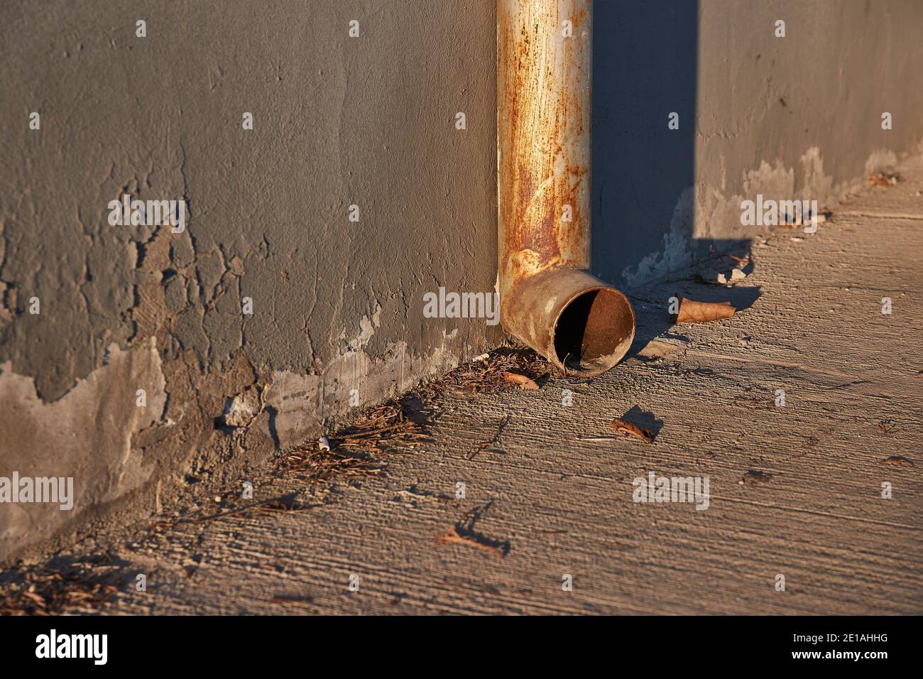 Wand regenrinne Fotos und Bildmaterial in hoher Auflösung Alamy