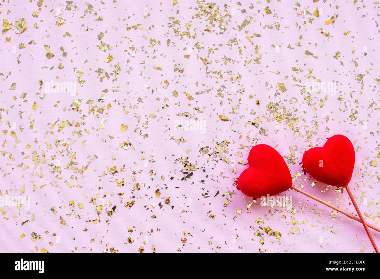 Gluhendes Rosa Herz Stockfotos Und Bilder Kaufen Alamy