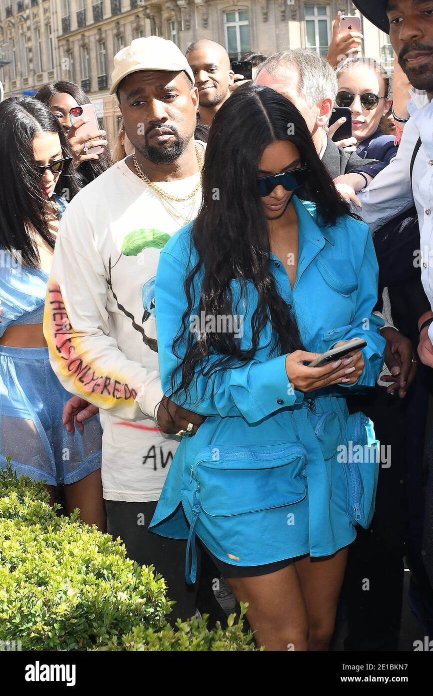 Berichte haben behauptet, dass die Ehe von Kim Kardashian und Kanye West nach sechs Jahren fast vorbei ist - Datei - Kim Kardashian und Kanye West Mittagessen im Avenue Restaurant vor dem Einkaufen im Dior Store dann verlassen in Paris, Frankreich am 21. Juni 2018 in Paris, Frankreich. Foto von ABACAPRESS.COM Stockfoto