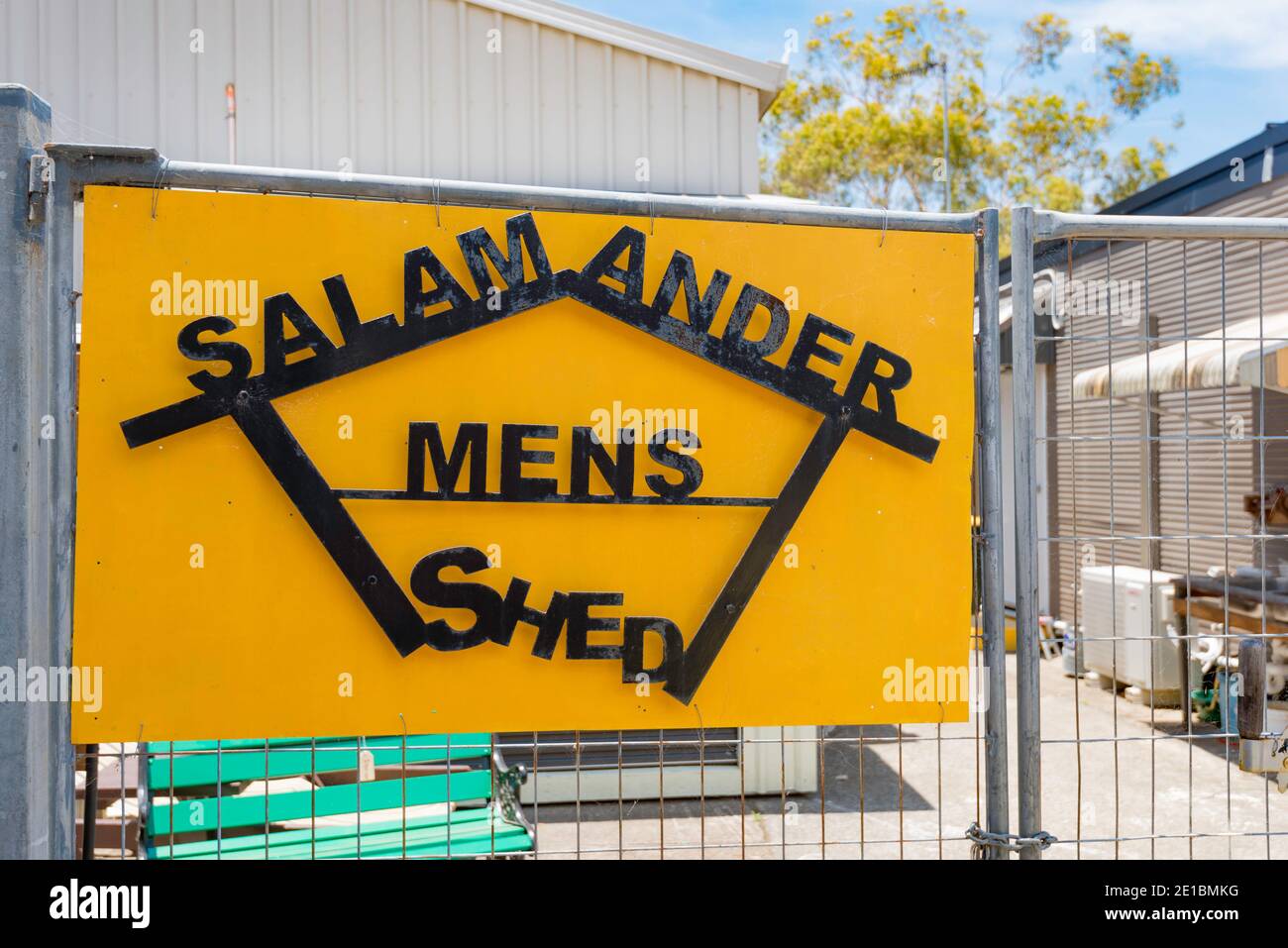Ein Schild am Eingang zum Salamander Bay Men's Shed in Port Stephens, New South Wales, Teil der 900 Strong Australian Men's Shed Association Stockfoto