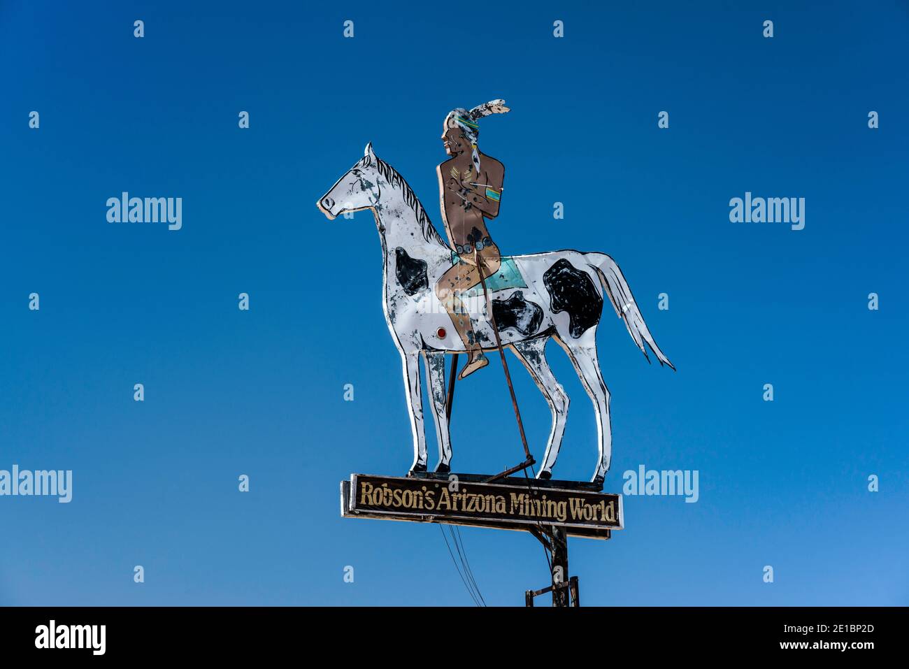 Zeichen für Robsons Ranch & Bergbau-Zeltlager in Aguila Tal, Sonora-Wüste, in der Nähe von Wickenburg, Arizona, USA Stockfoto