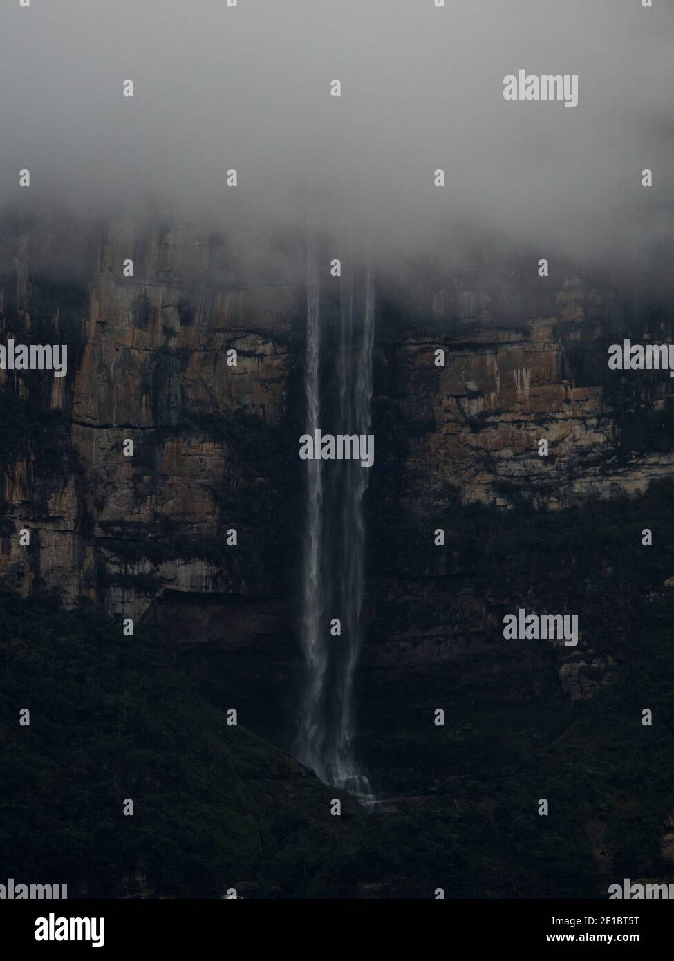 Panoramablick auf Catarata del Gocta Wasserfall Katarakt Kaskade in Bongara Amazonas bei Chachapoyas in Peru anden Südamerika Stockfoto