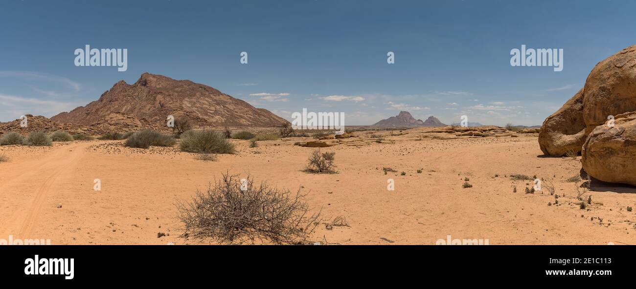 Blick von der kleinen Spitzkoppe auf die Spitzkoppe, Namibia Stockfoto