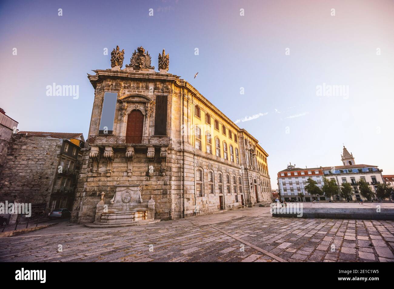 Portugiesisches Zentrum für Fotografie Gebäude bei Sonnenuntergang, Porto, Portugal Stockfoto