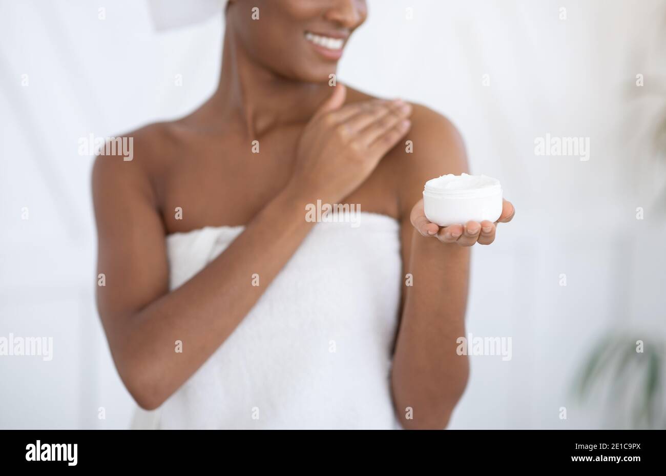 Werbung für kosmetisches Produkt für Körperhaut feuchtigkeitsspendend und Anti-Aging Stockfoto