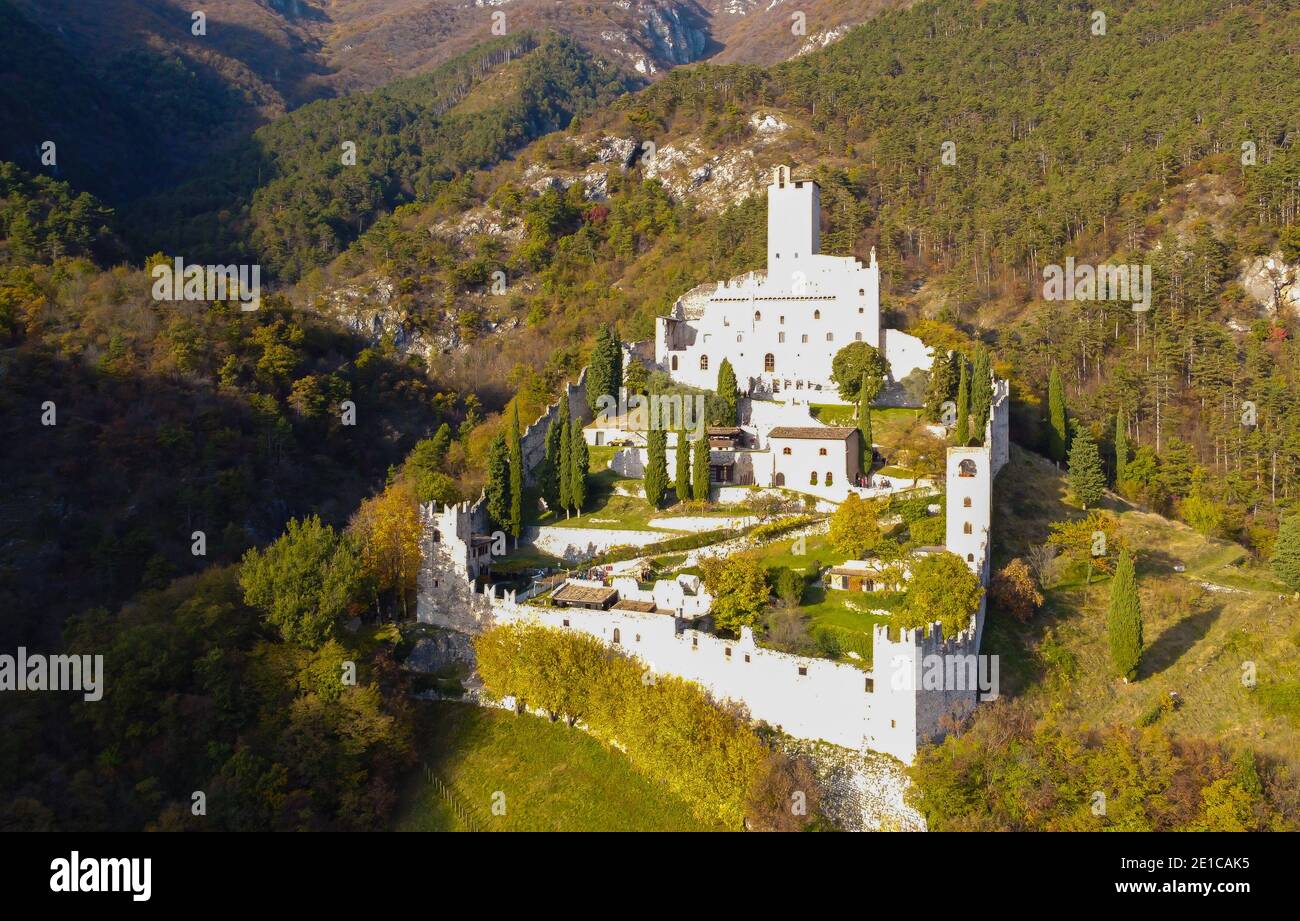 Schloss Avio in der Provinz Trient, Vallagarina, Trentino-Südtirol, norditalien, europa. Sabbionara mittelalterliche Burg. Stockfoto