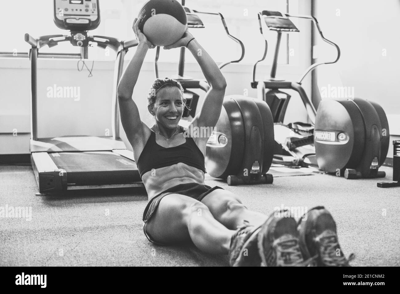 Damen Segelteam Perfect Vision Segeln Training zusammen als Teamkollegen In der Turnhalle als Teil ihrer hoffnungsvollen olympischen 470 Kampagne Stockfoto