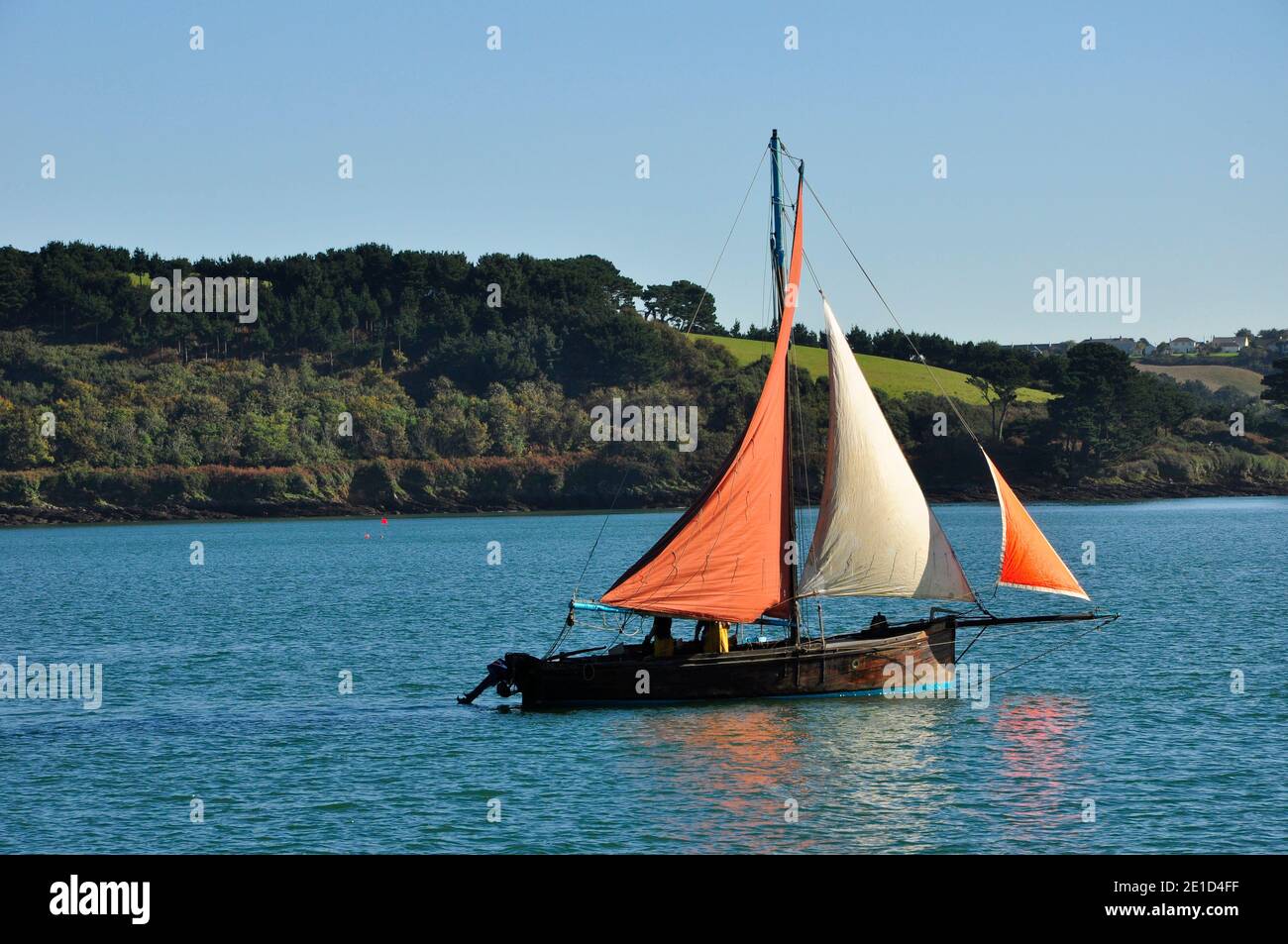 Falmouth Work Boat entwickelt für die Ausbaggerung der einheimischen Austern in den Fal Fluss. Sie haben eine Gaffelschneider Rig und einen langen Kiel Rumpf. Cornwall, England, Großbritannien Stockfoto