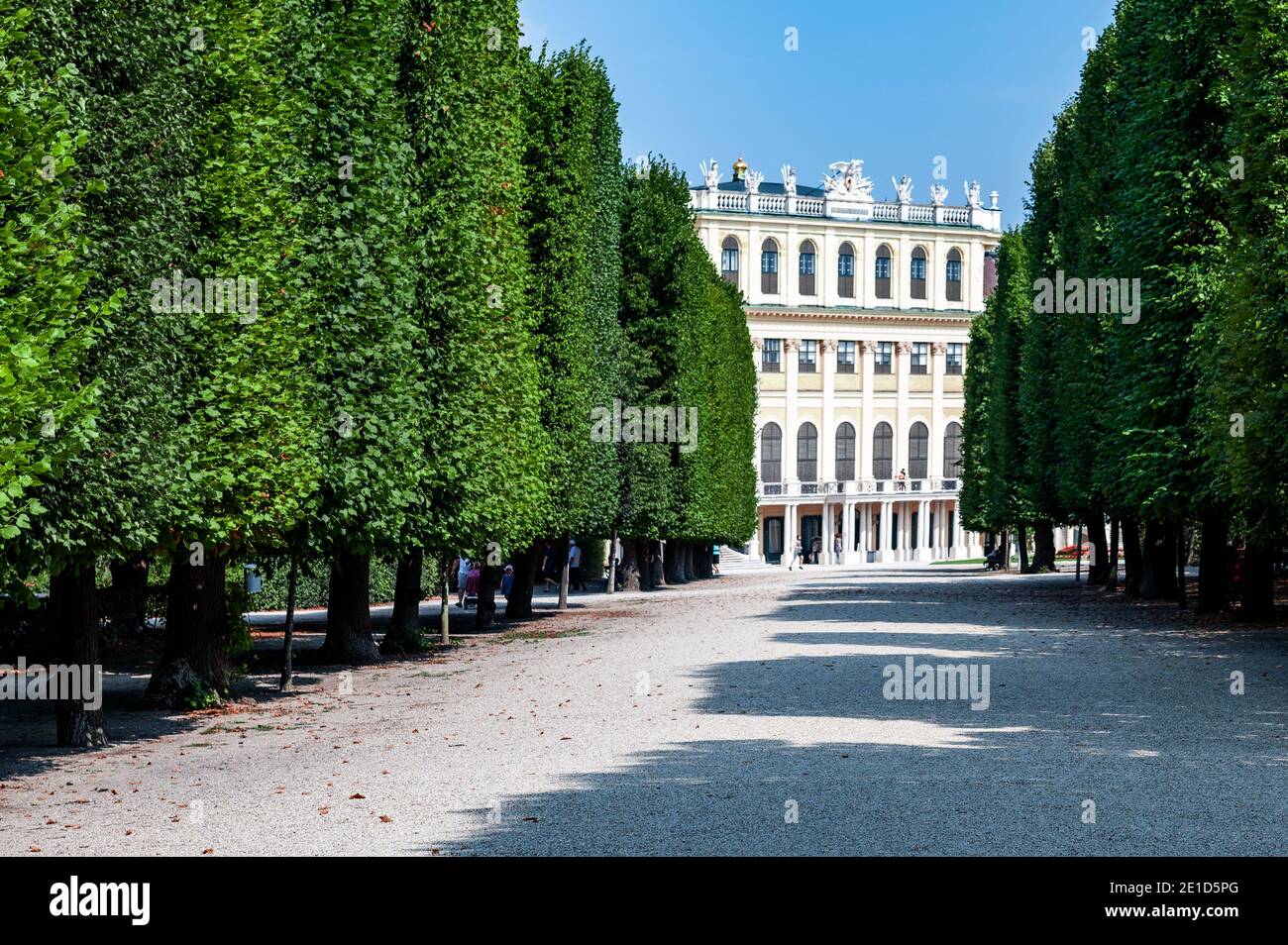 Originalansicht des berühmten Schlosses Schönbrunn in Wien Stockfoto