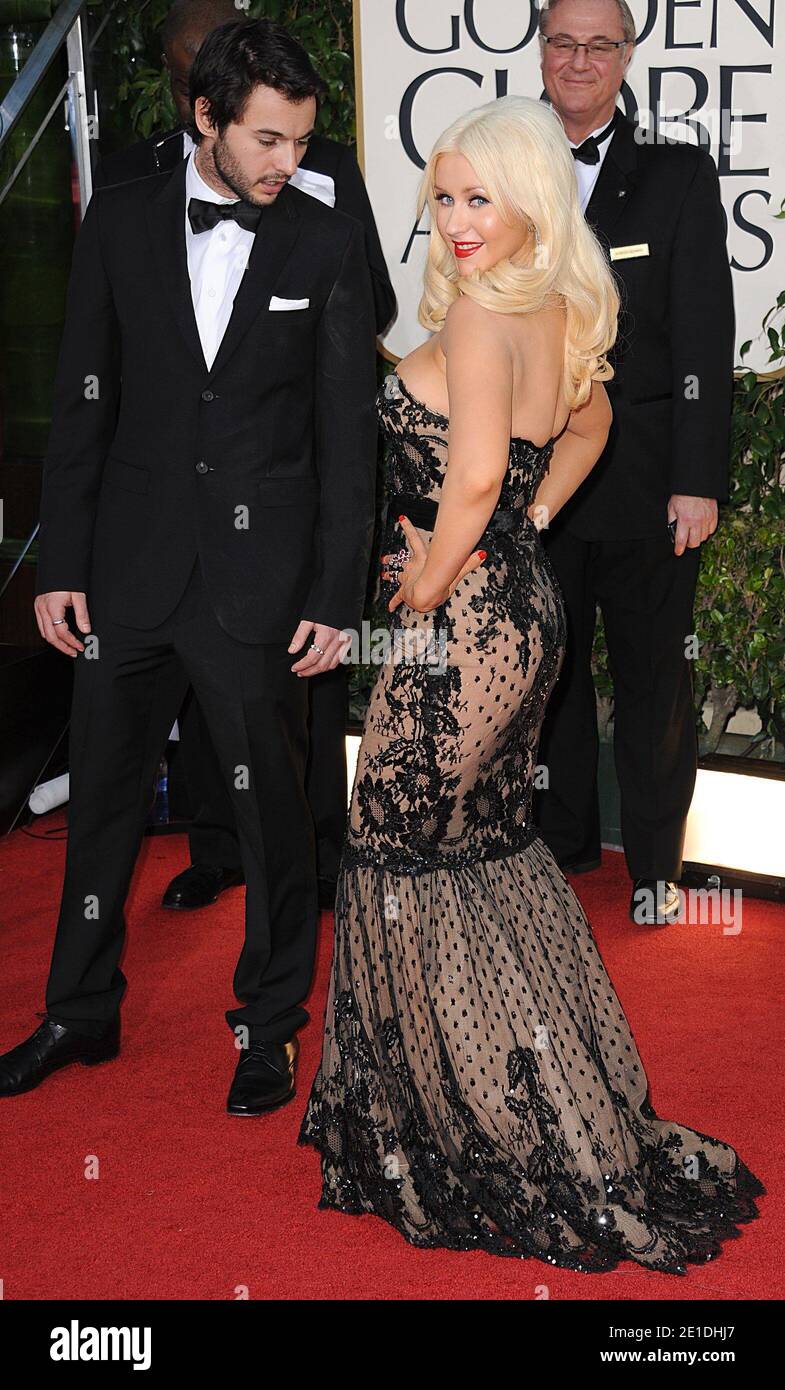 Christina Aguilera (trägt Zuhair Murad) bei der Ankunft zur 68. Verleihung der Golden Globe Awards, die am 16. Januar 2011 im Beverly Hilton Hotel in Los Angeles, CA, USA, stattfand. Foto von Lionel Hahn/ABACAUSA.COM Stockfoto