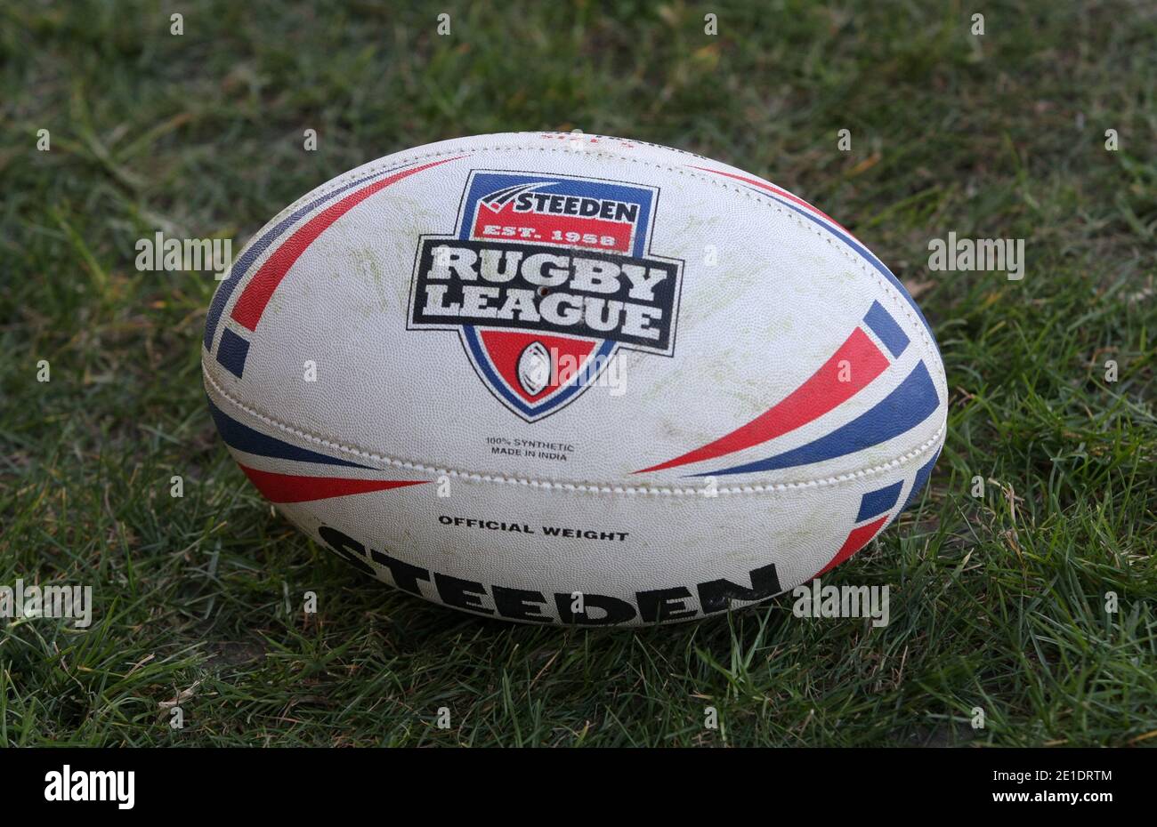 Match Ball Illustration während der freundlichen superleague Rugby Spiel Catalans Dragons vs Celtic Crusaders. Celtic gewann 22-34. Am 22. Januar 2011 im Gilbert-Brutus-Stadion in Perpignan, Frankreich. Foto von Michel Clementz/ABACAPRESS.COM Stockfoto