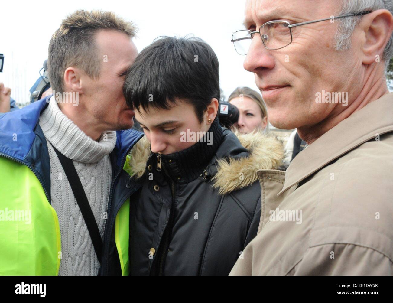 Franck Perrais, Gilles Patron et Jessica Perrais, soeur jumelle de Laetitia, lors d'une marche organizee en memoire de Laetitia Perrais a Pornic, France, le 24 janvier 2011. Foto von Mousse/ABACAPRESS.COM Stockfoto