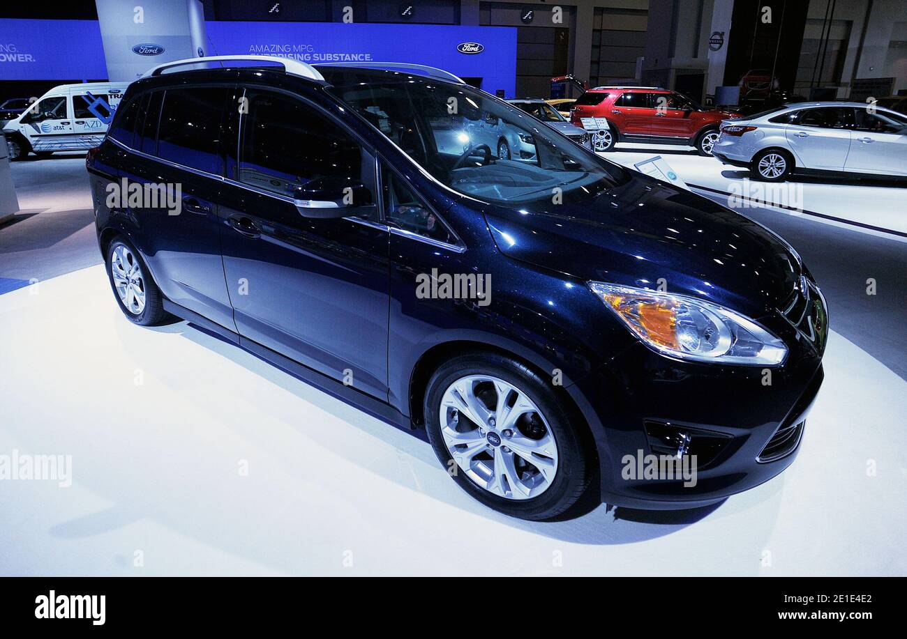 Ford C Max Stockfotos Und Bilder Kaufen Alamy