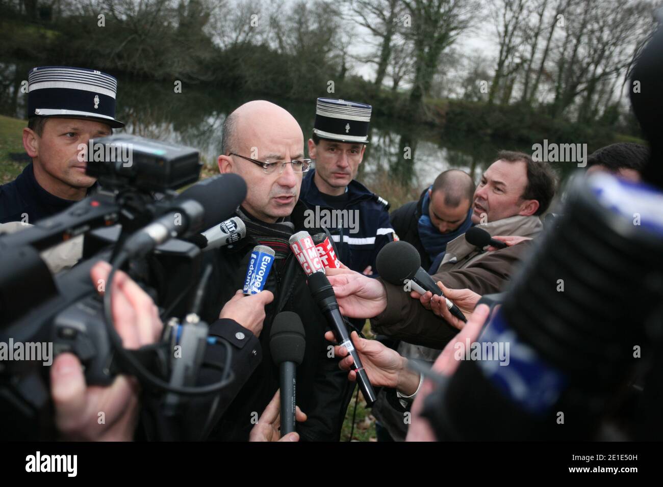 Le Corps de Laetitia Perrais, disparue depuis deux semaines, a été retrouvé mardi dépecé dans un Plan d'Eau situé sur la commune de Lavau-sur-Loire, Loire-Atlantique, Frankreich, le 1er Fevrier 2011. Son autopsie a montré qu'elle était morte étranglée. Foto von ABACAPRESS.COM Stockfoto