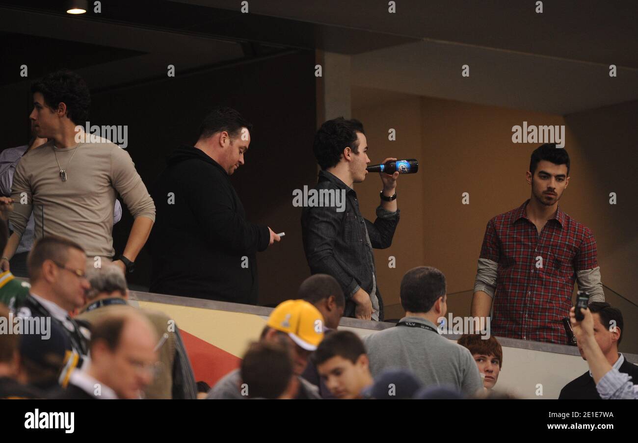 Jonas Brothers treffen am 6. Februar 2011 im Stadion von Dallas ein, um beim Super Bowl XLV IN Dallas, TX, USA, mitzuwirken. Fotos von ABACAPRESS.COM Stockfoto