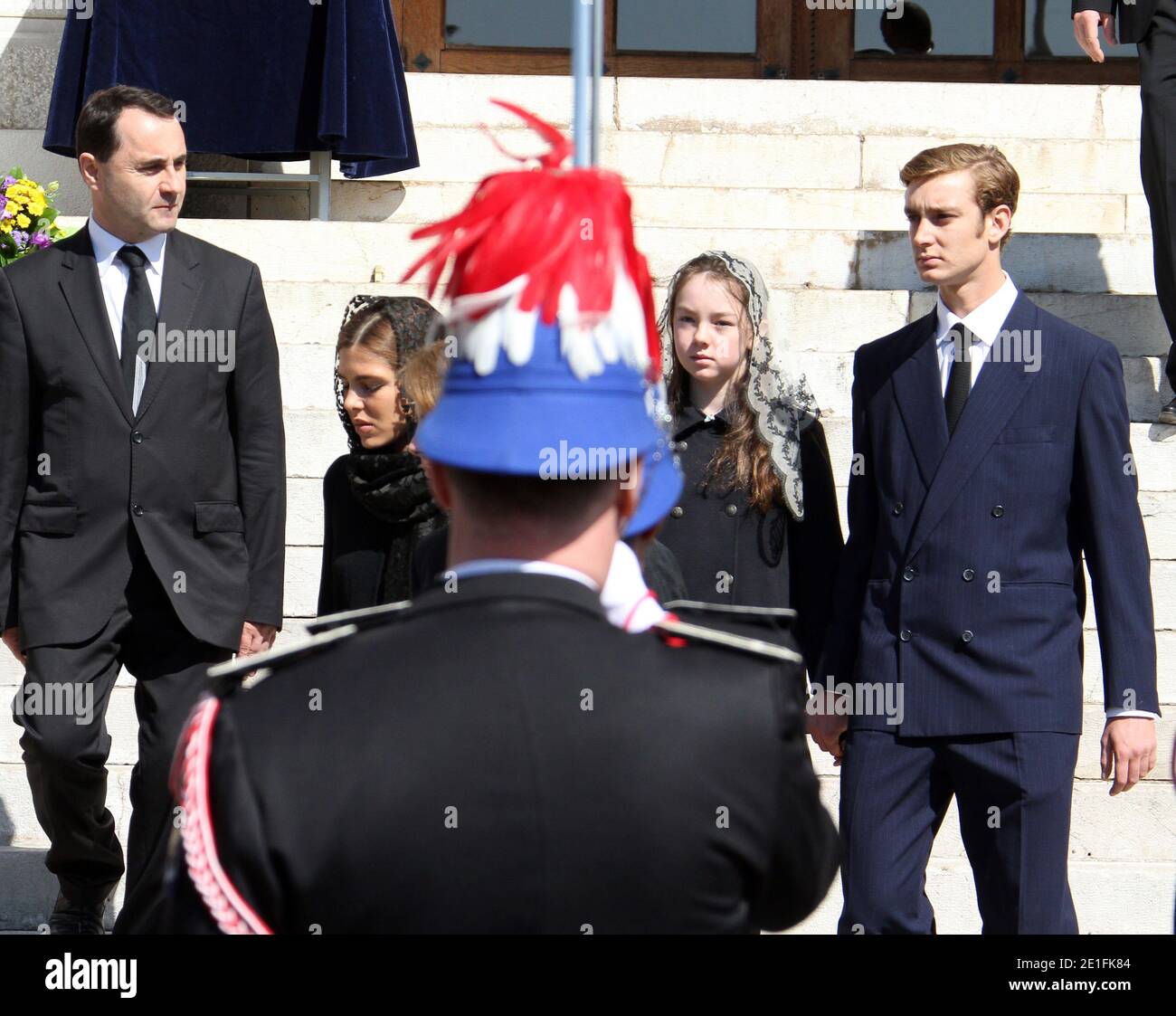 Charlotte Casiraghi, Prinzessin Alexandra von Hannover und Pierre Casiraghi nach der Trauerfeier von Prinzessin Antoinette von Monaco, in der Kathedrale Notre-Dame-Immaculee in Monaco, Fürstentum Monaco am 24. März 2011. Foto von Marco Piovanotto/ABACAPRESS.COM Stockfoto