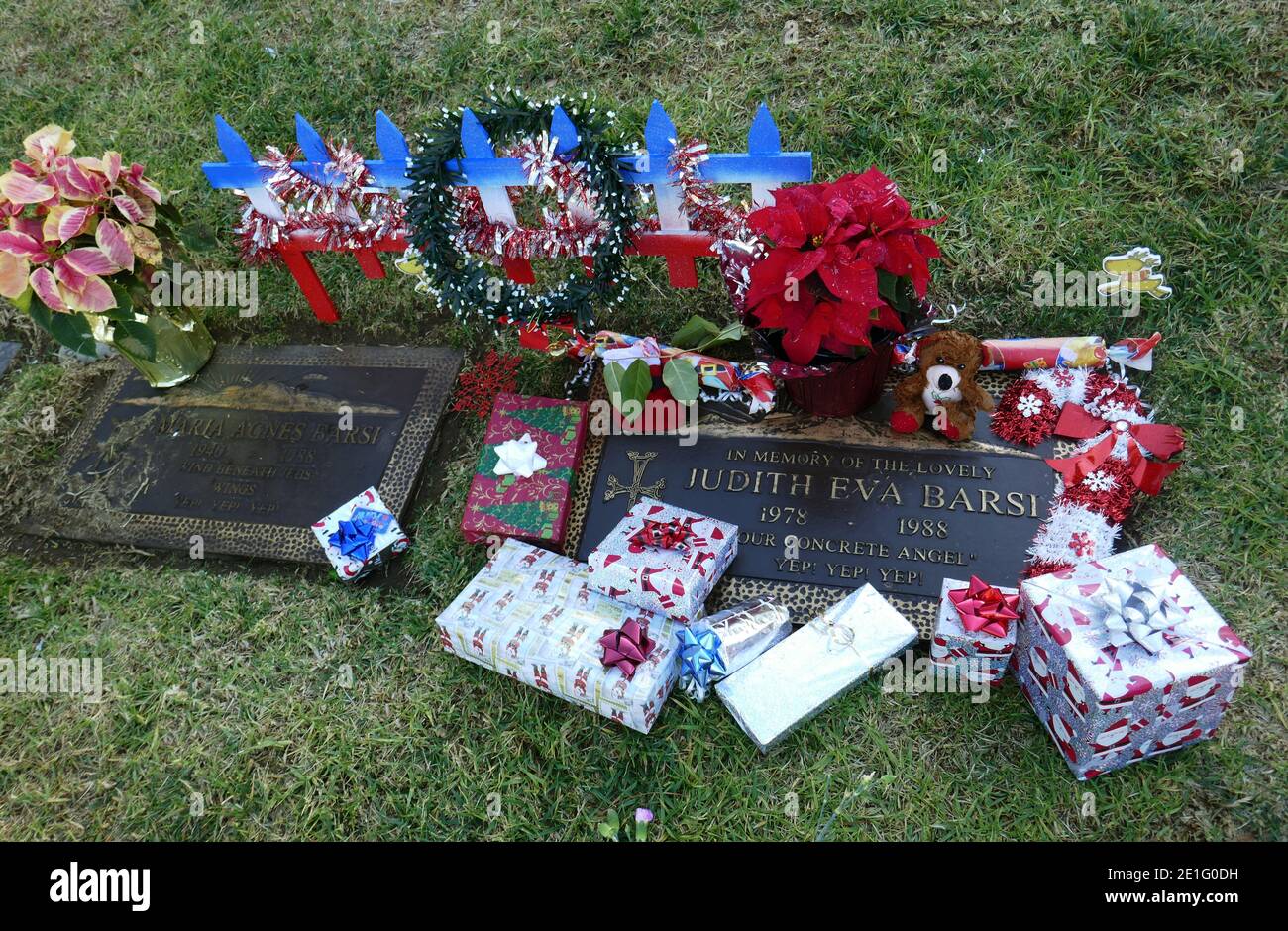 Los Angeles, Kalifornien, USA 29. Dezember 2020 EIN allgemeiner Blick auf die Atmosphäre des Grabes der Schauspielerin Judith Barsi im Forest Lawn Hollywood Hills Memorial Park am 29. Dezember 2020 in Los Angeles, Kalifornien, USA. Foto von Barry King/Alamy Stockfoto Stockfoto