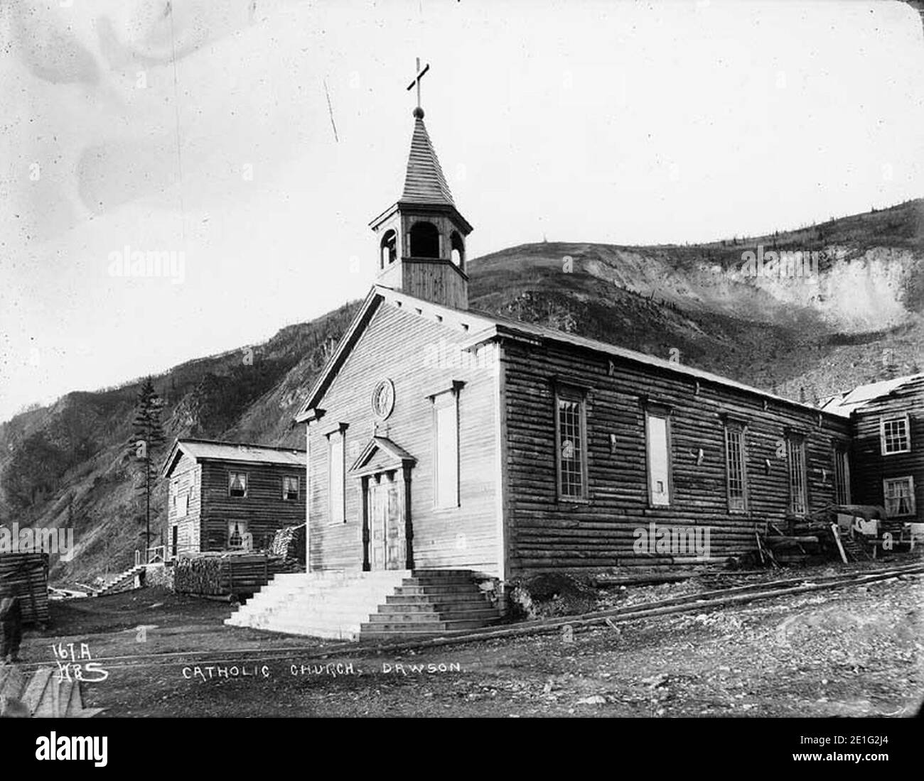 Holzhütte Katholische Kirche, Dawson, Yukon Territory, ca 1899 Stockfoto