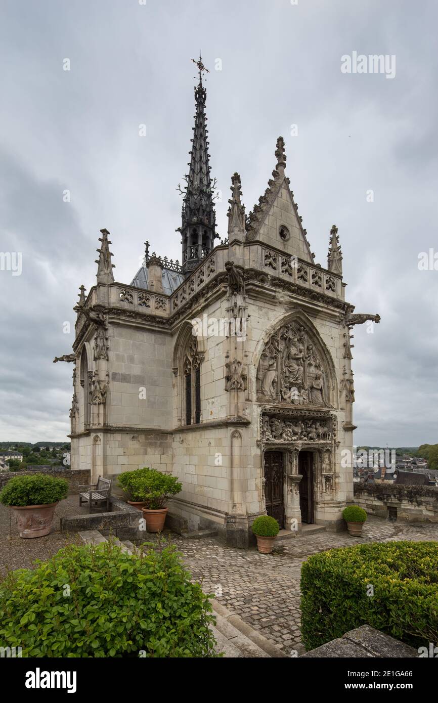 Die Kapelle von Saint-Hubert auf dem Chateau d'Amboise, Begräbnisstätte von Leonardo da Vinci. Stockfoto