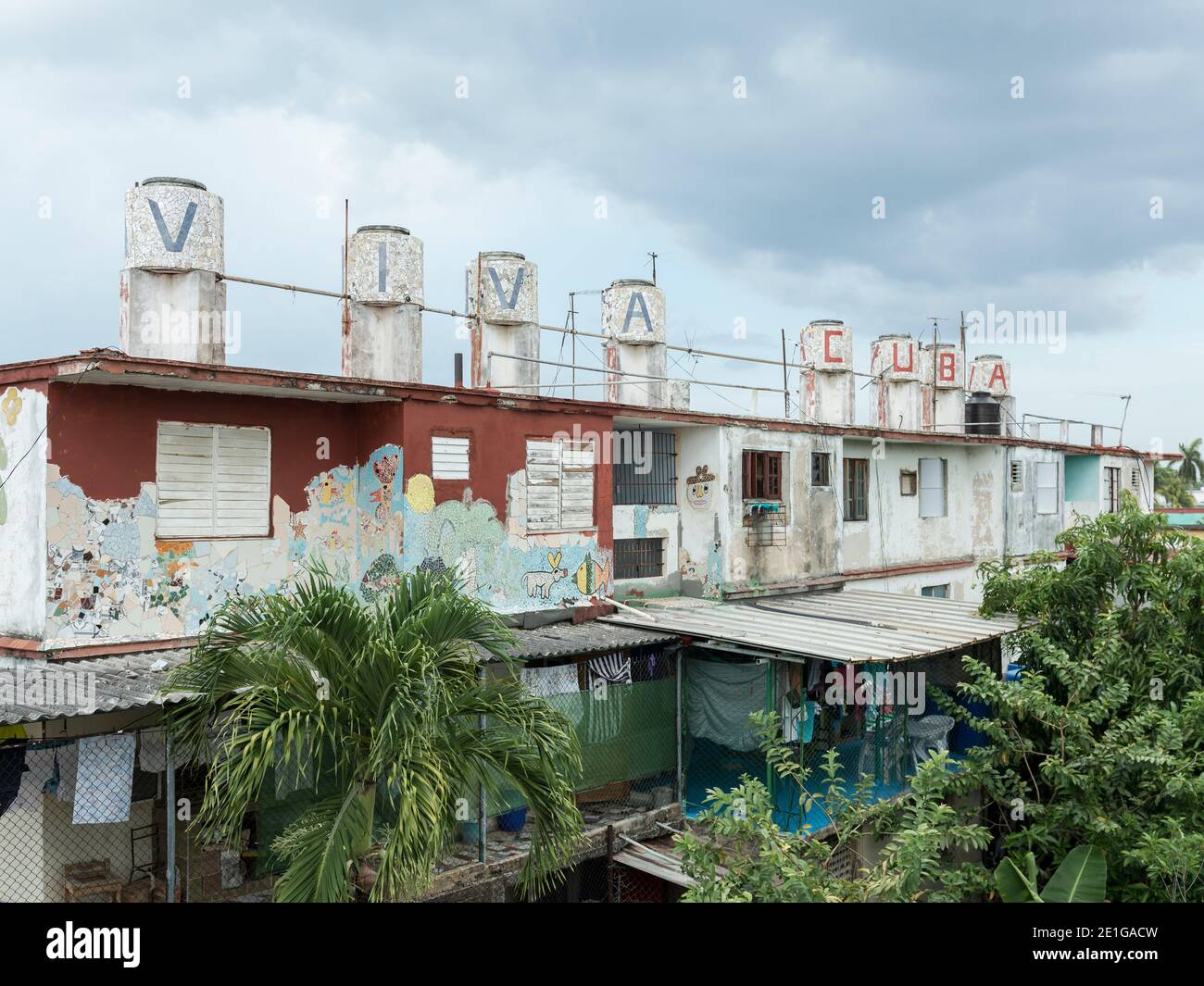 Fusterlandia ist ein Projekt am Stadtrand von Havanna, Kuba, das vor etwa 20 Jahren begann und mehrere Vorstadtblocks mit stilisierter öffentlicher Kunst umfasst Stockfoto