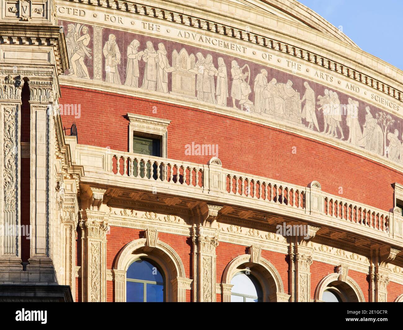 Außenansicht der Royal Albert Hall, South Kensington, London UK. Fertiggestellt im Jahr 1871. Stockfoto
