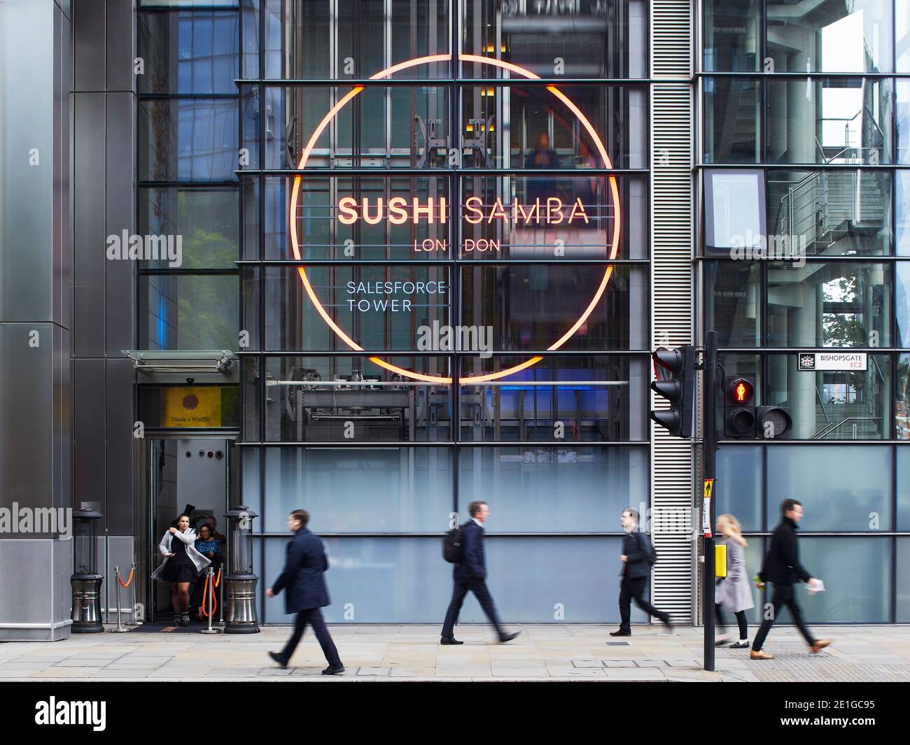 Eingang zum Salesforce Tower, 110 Bishopsgate, London, Großbritannien. Stockfoto