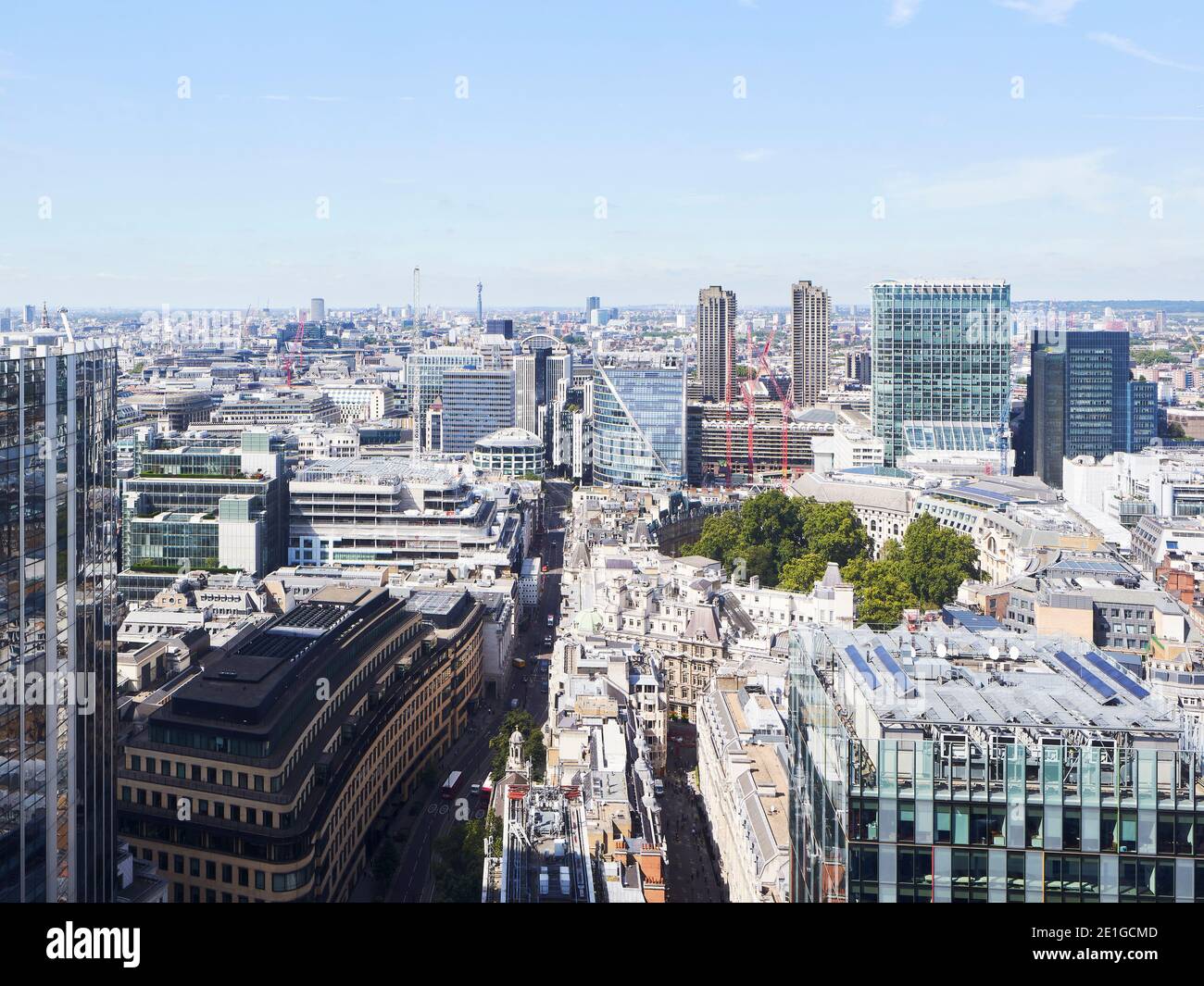 Erhöhter Blick nordwestlich vom Salesforce Tower, City of London, Großbritannien. Stockfoto