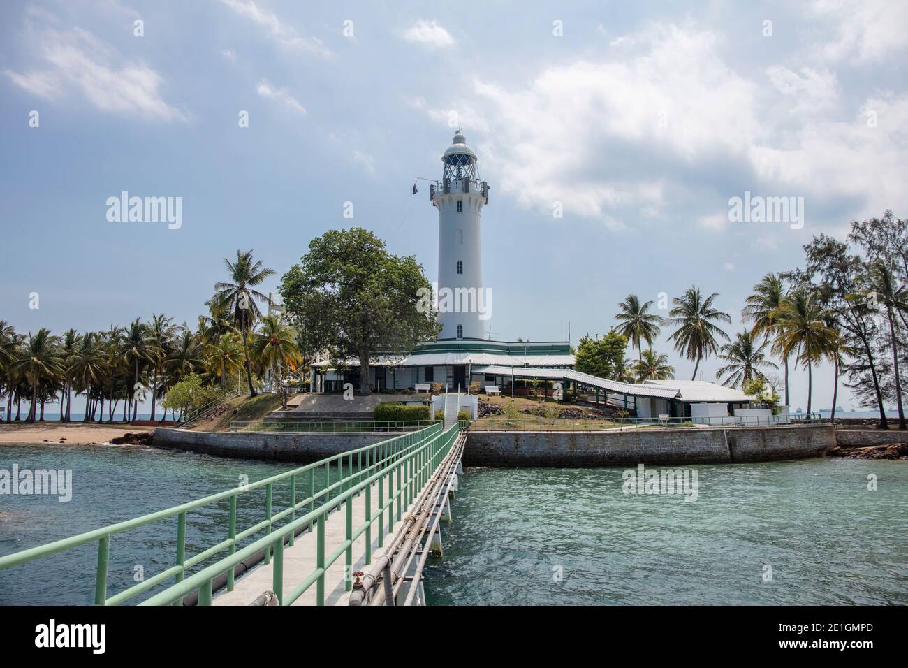 Außenansicht des Raffles Lighthouse auf Pulau Satumu in der Singapore Strait. Stockfoto