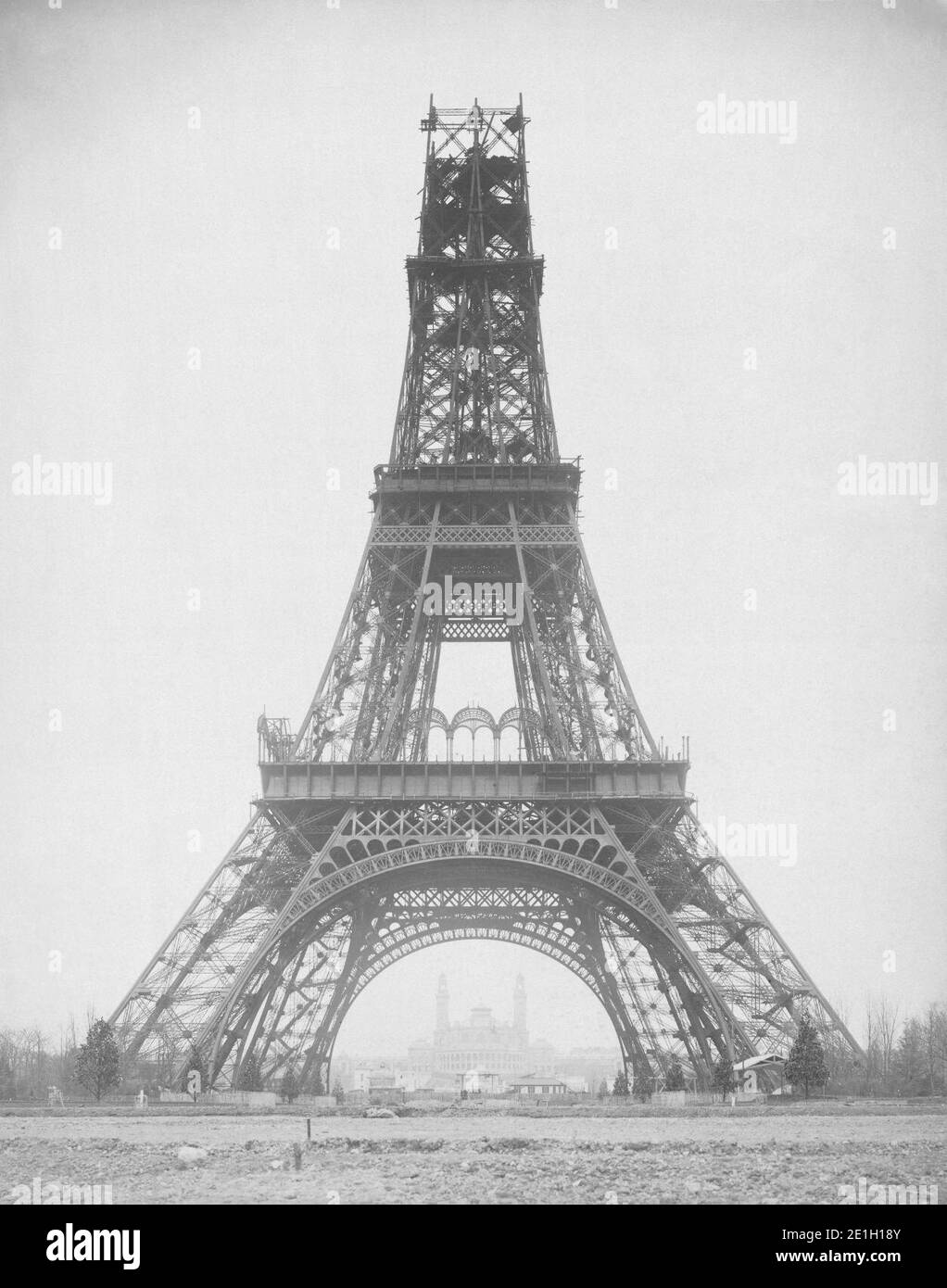 Louis-Emile Durandelle, Eiffelturm - Stand der Bauarbeiten, 1888-B&W5ctr. Stockfoto