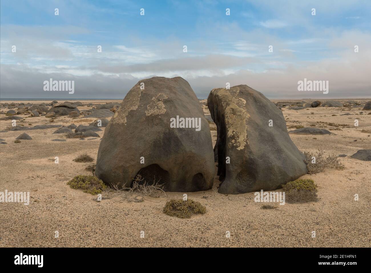 Wunderschöne steinerne Landschaft in der Namib Wüste nahe der Atlantikküste, Namibia Stockfoto