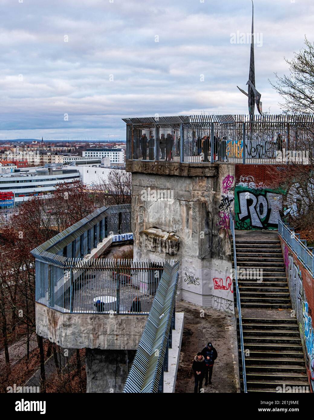 Volkspark Humboldthain öffentlicher Park, Flakenturm, Bunker und Aussichtsplattform im Gesundbrunnen, Mitte-Berlin, Deutschland Stockfoto