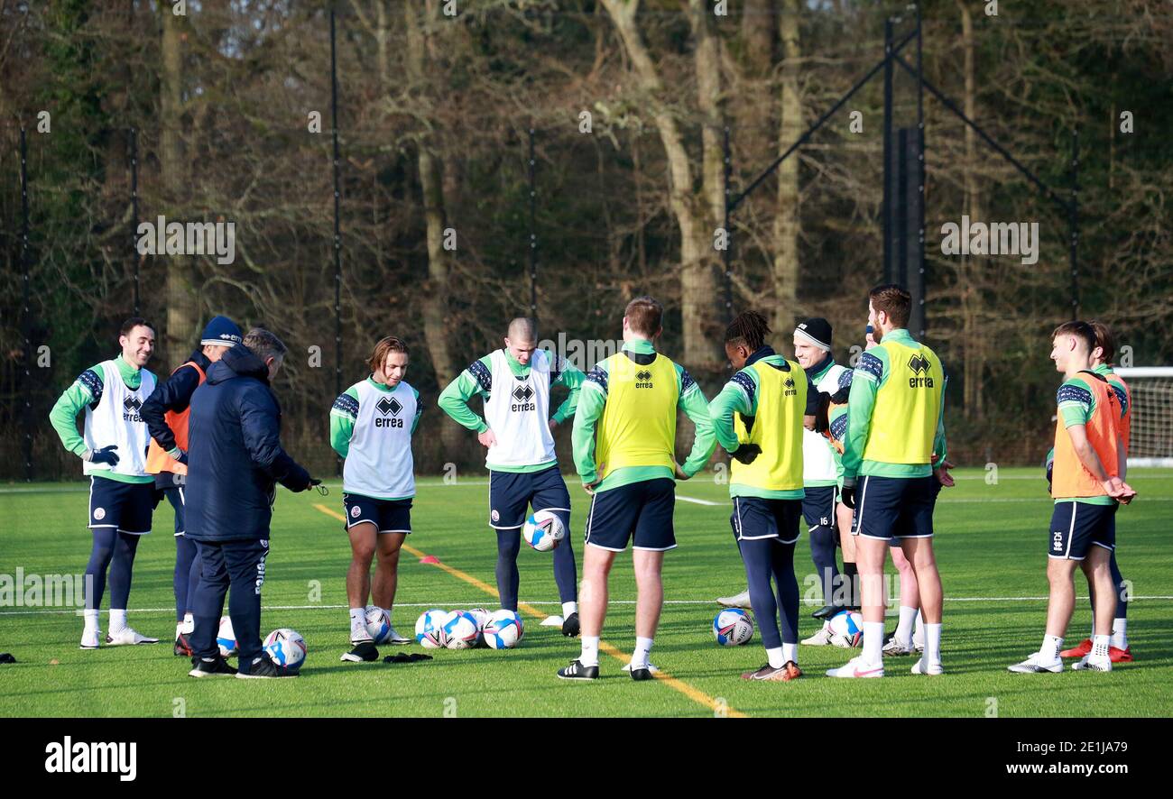 Horsham, Großbritannien. Januar 2021. Spieler gesehen während Crawley TownÕs Trainingssaison vor den Vereinen dritten Runde FA Cup Spiel gegen Premier League Seite Leeds United am Sonntag. Kredit: Telephoto Images/Alamy Live Nachrichten Stockfoto