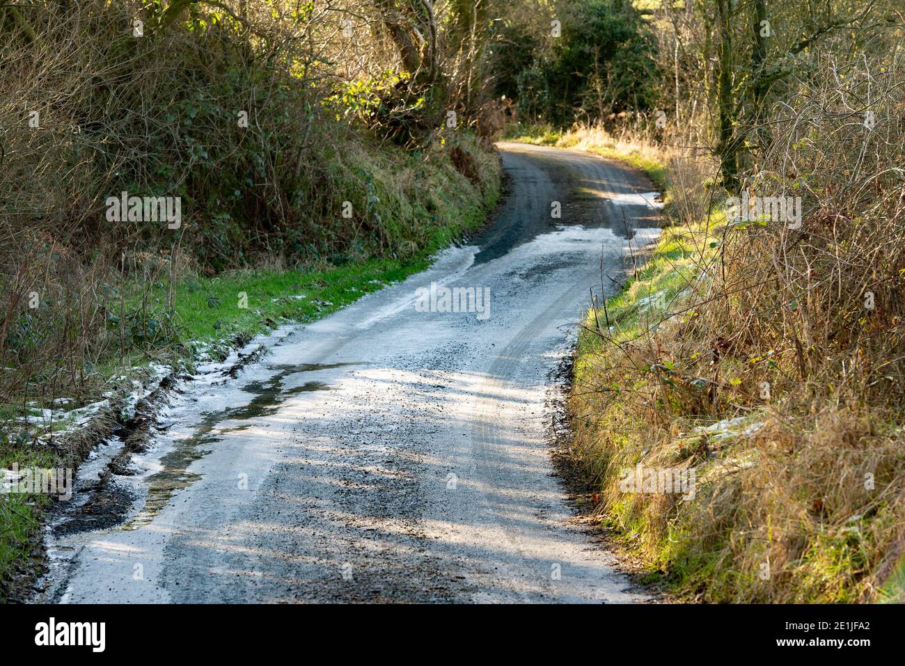 Eine gefrorene Landstraße, Bowland-mit-Leagram, Chipping, Preston, Lancashire. VEREINIGTES KÖNIGREICH Stockfoto