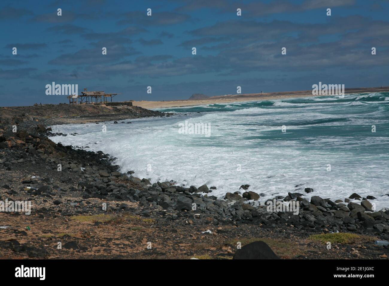 Einige der Strände und das Landesinnere der Insel Sal sind verlassen, öde und fast bewusstlos. Stockfoto