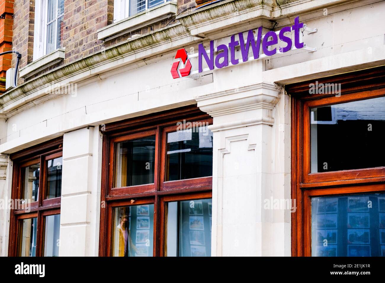 Leatherhead Surrey, London UK Januar 07 2021, High Street Branch of NatWest Bank With No People Stockfoto