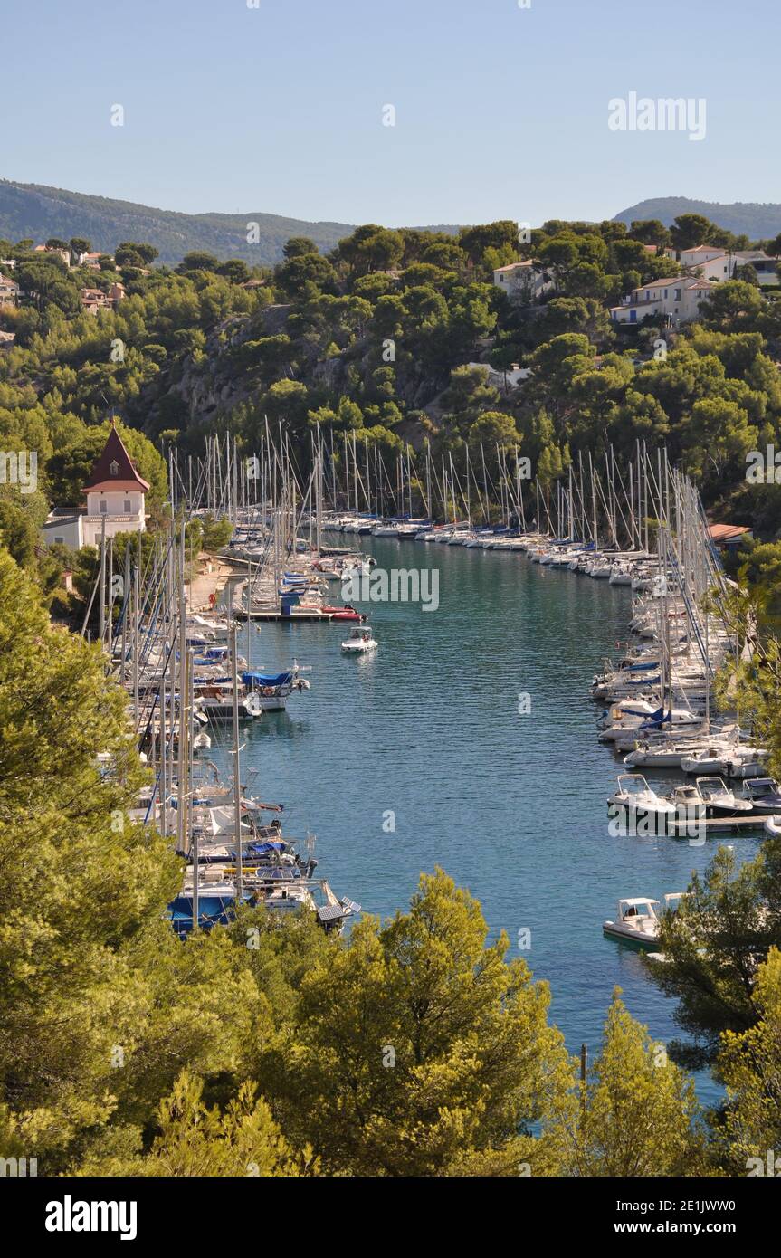 Boote auf der Calanques de Port-Miou, Cassis, Frankreich Stockfoto
