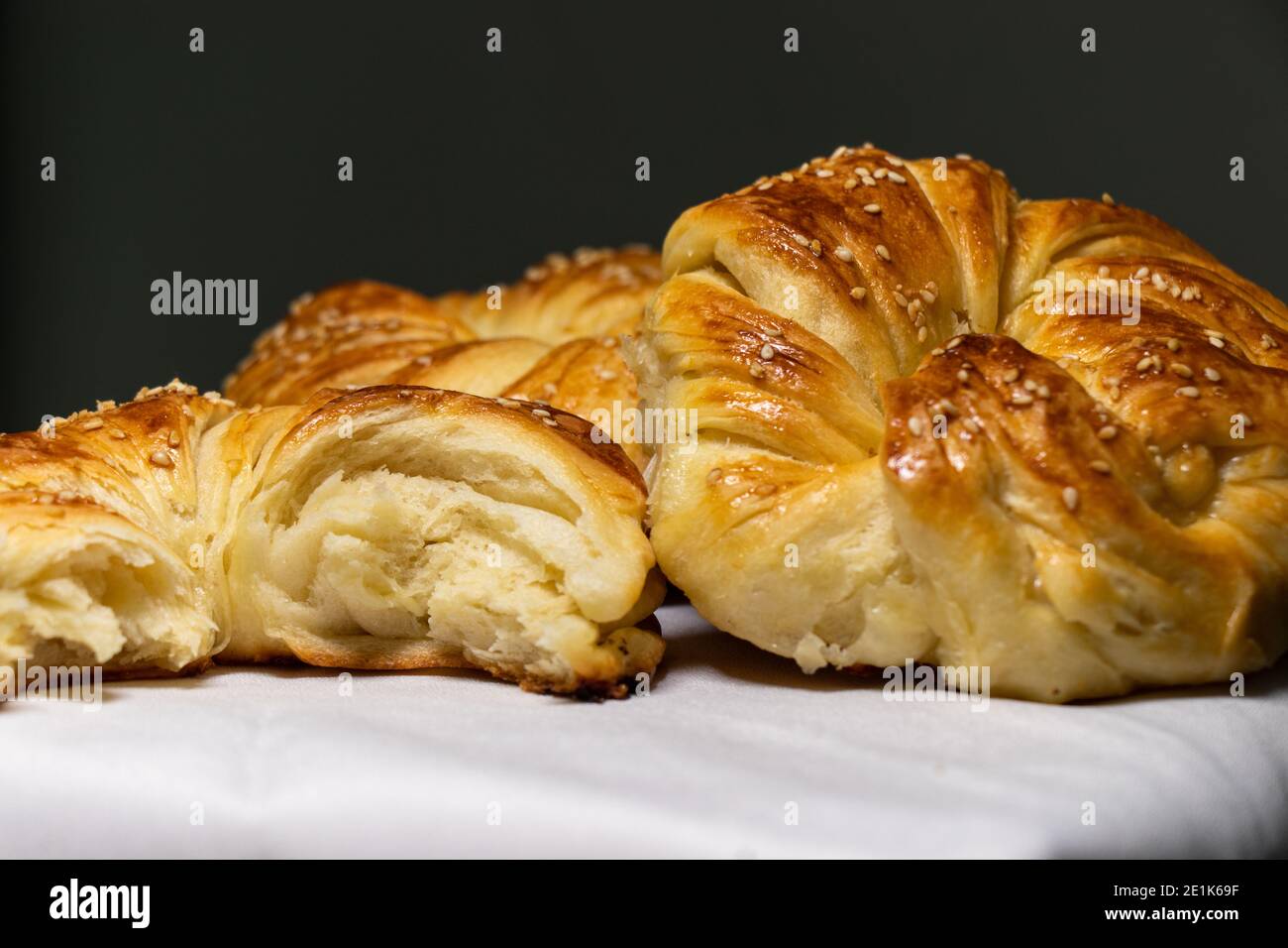Traditionelle türkische Brötchen. Traditionelles türkisches Gebäck. Köstliches Essen Konzept Stockfoto