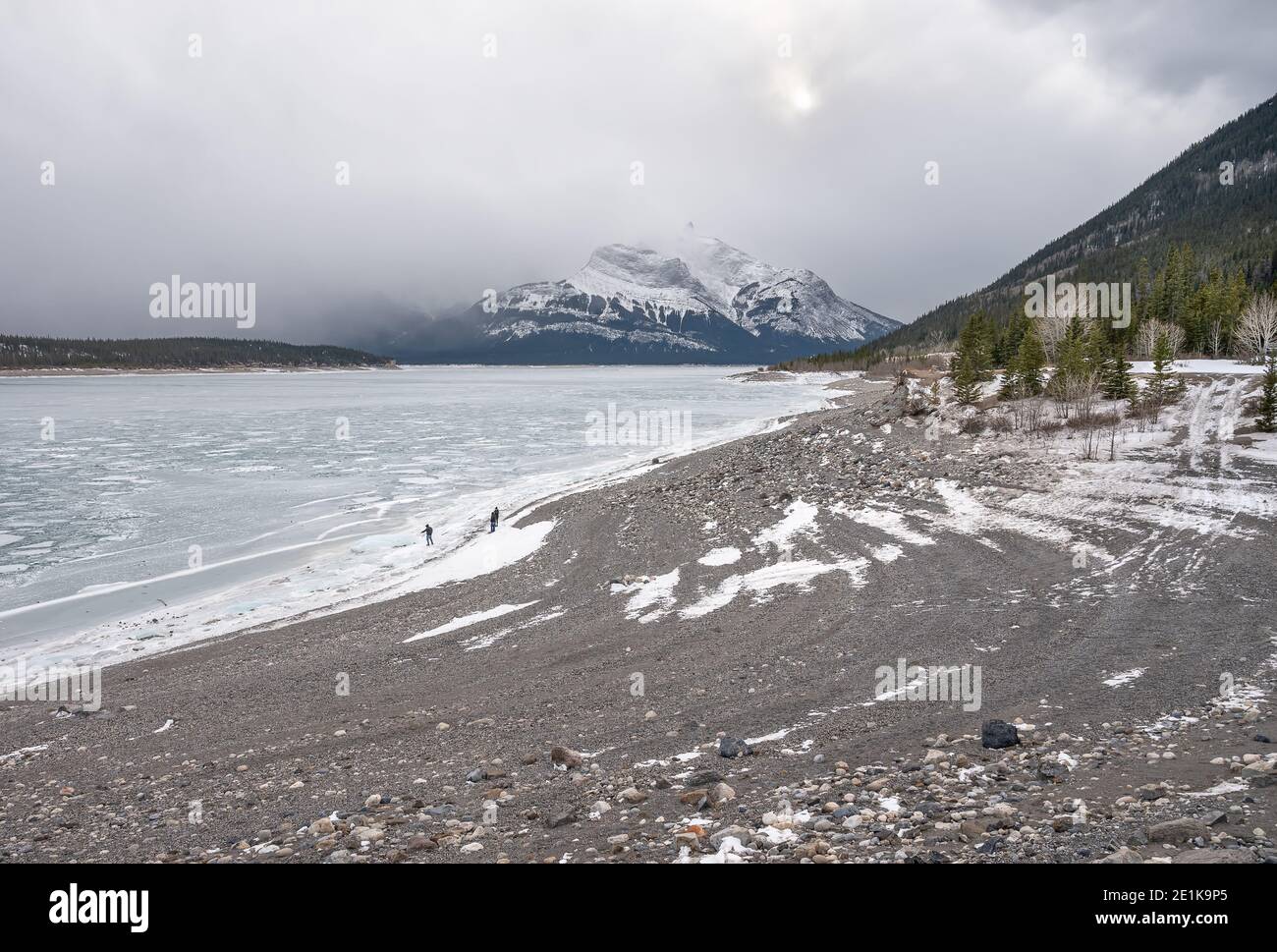 Luftaufnahme des Abraham Lake in den Rocky Mountains von Alberta, Kanada Stockfoto