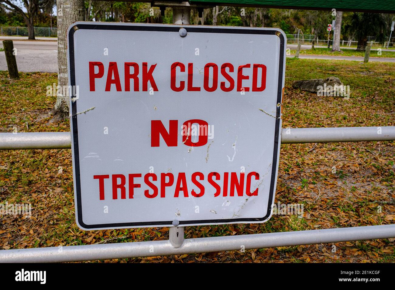 Park Geschlossen Kein Tresspassing - Anclote River Park, Holiday, Florida Stockfoto