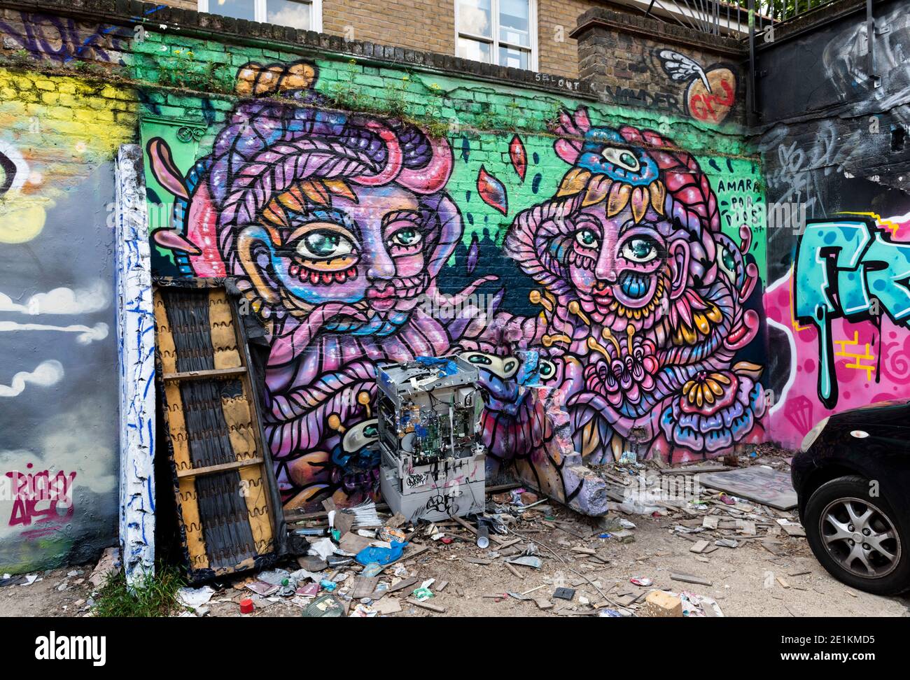 London, England: 24. Mai 2017. Ein urbanes Kunstwerk von Amara Por Dios in Star Yard, Brick Lane, Shoreditch, London. Alamy Stock Image/Jayne Russell Stockfoto