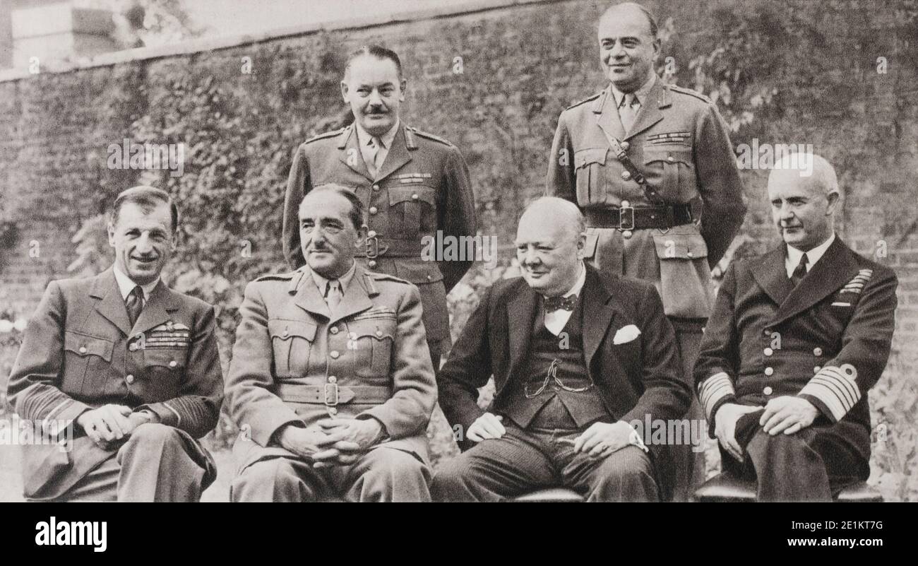 Winston Churchill und seine Stabschefs. Von links nach rechts: Sir Charles Portal, Sir Alan Brooke, Winston Churchill und Sir Andrew Cunningham links. - Sta Stockfoto