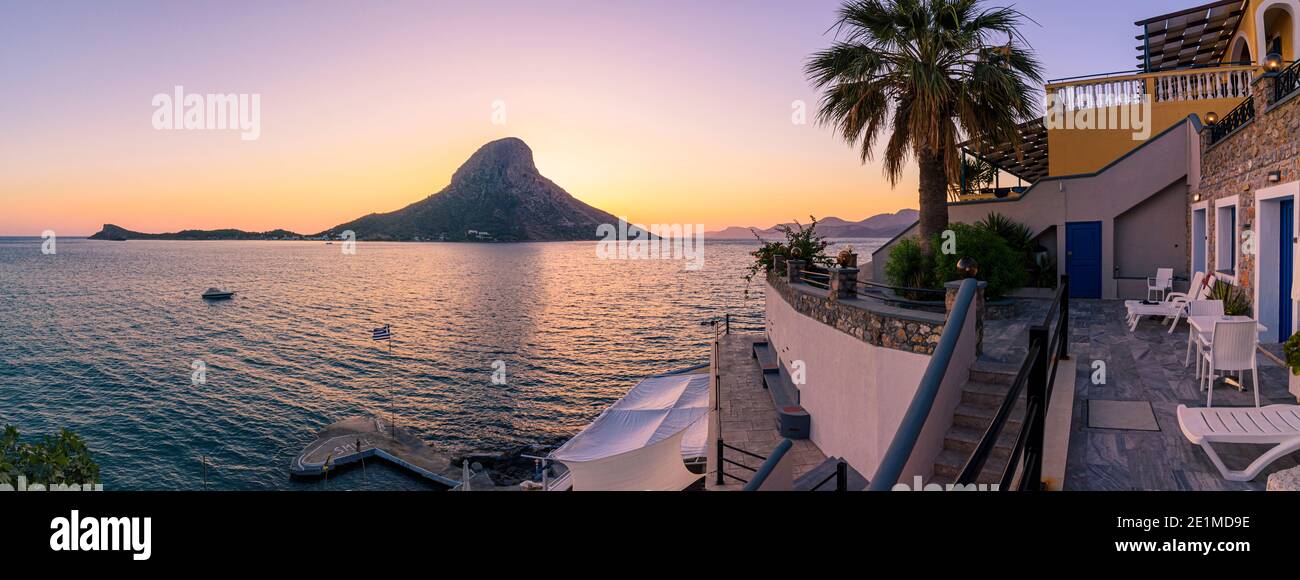 Sonnenuntergang über Telendos, Kalymnos, Dodekanes, Griechenland Stockfoto