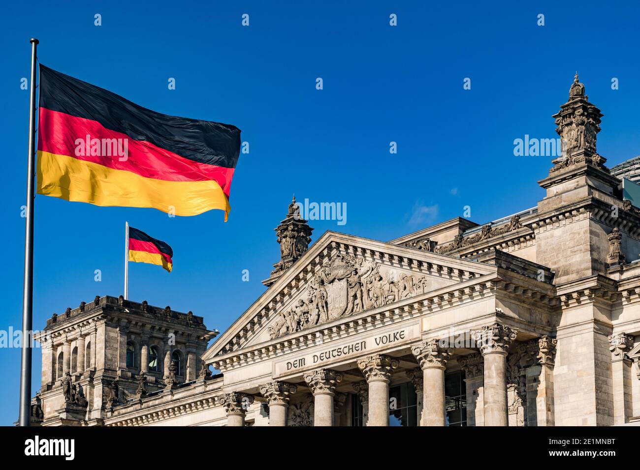 Der deutsche Reichstag mit einer Widmung an die Menschen in Die deutsche Hauptstadt Berlin Stockfoto